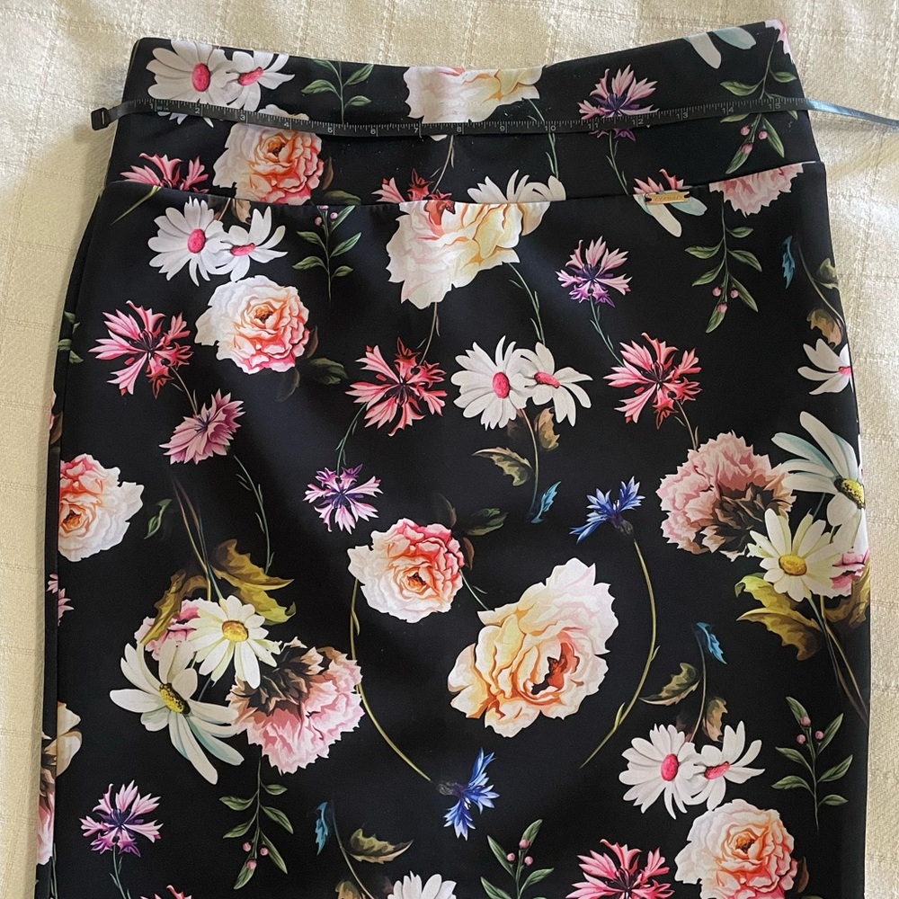 Tahari floral midi Skirt - Picture 7 of 8